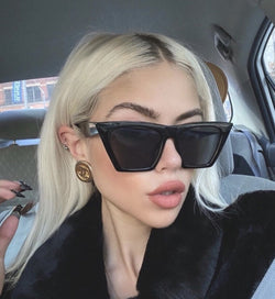 SIGNATURE SUNGLASSES