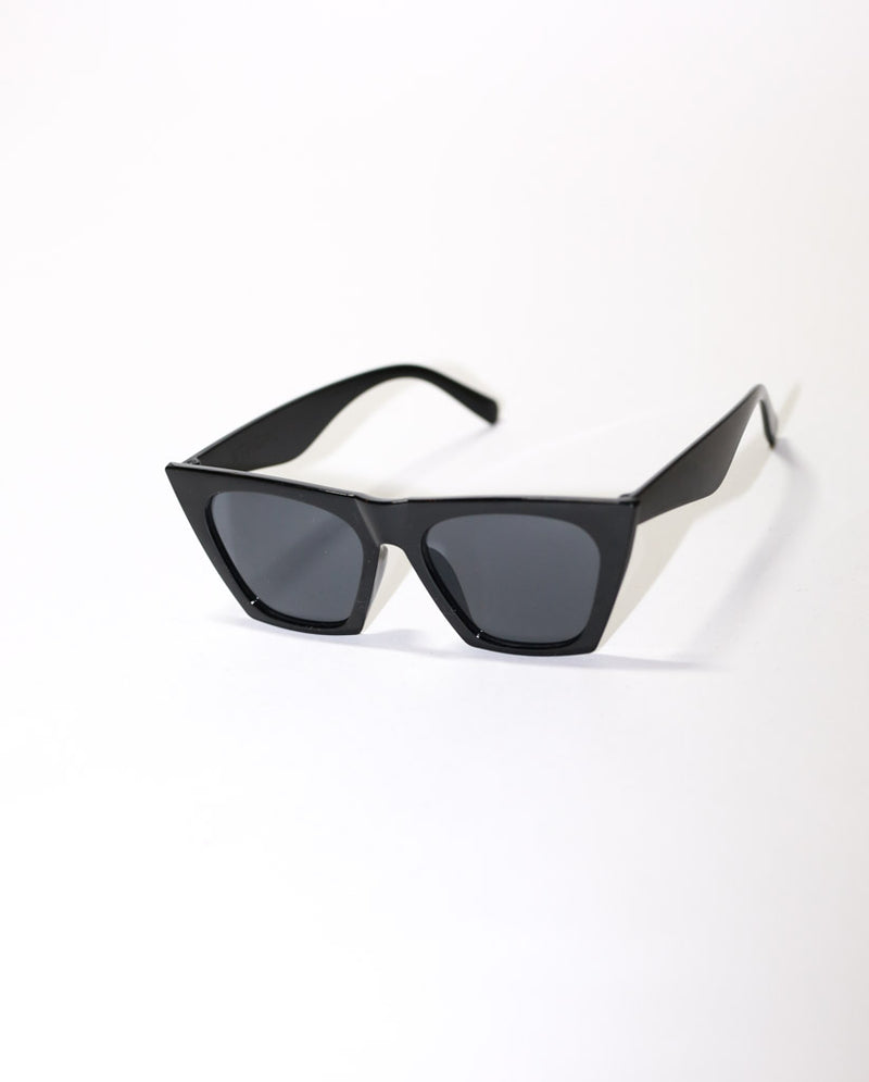 SIGNATURE SUNGLASSES